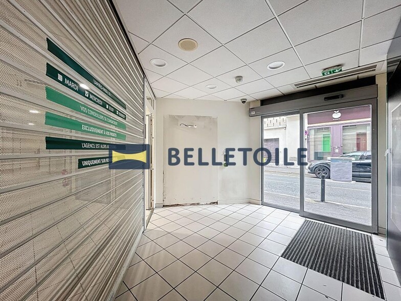 Commerce de détail dans Maisons-Alfort à louer - Hall d’entrée - Image 2 de 19