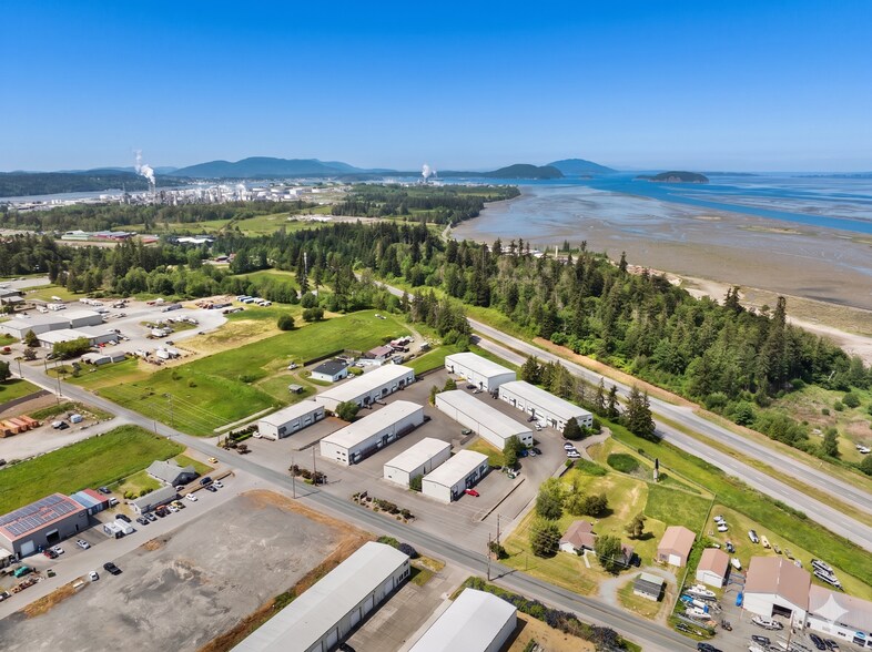 12796 Quantum Ln, Anacortes, WA à vendre - Photo du bâtiment - Image 3 de 3