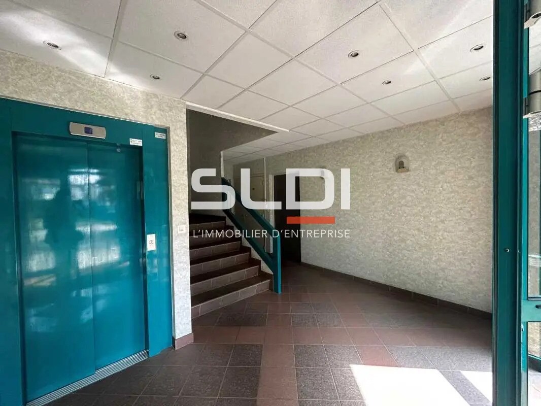 Rue Benoit Bennier, Charbonnières-les-Bains for lease Lobby- Image 1 of 12