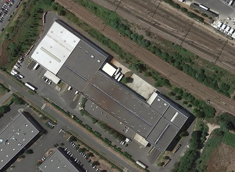 Industrial in Lieusaint for lease - Aerial - Image 1 of 14