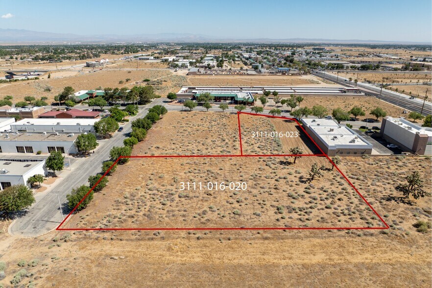 W 11th St, Palmdale, CA à vendre - Photo du bâtiment - Image 2 de 5