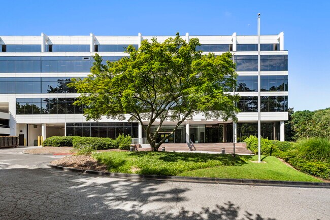 Plus de détails pour 2233 SE Lake Park Dr, Smyrna, GA - Bureau à louer
