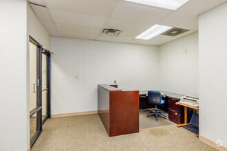 2121 Noblestown Rd, Pittsburgh, PA for lease Interior Photo- Image 2 of 6