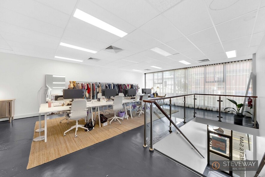 211 Swan St, Richmond for sale - Interior Photo - Image 2 of 5