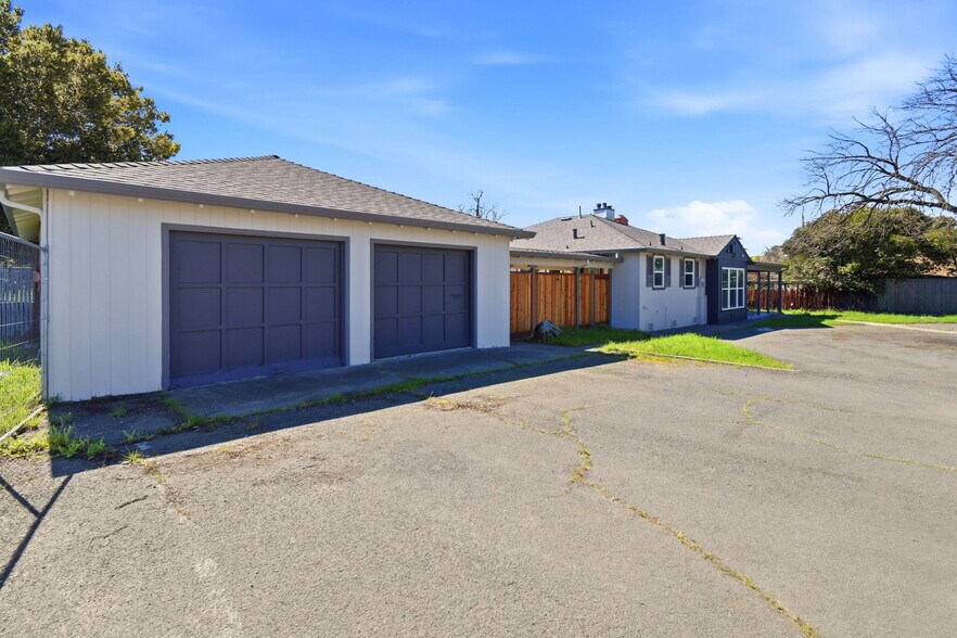 2417 Springs Rd, Vallejo, CA à louer - Photo du bâtiment - Image 3 de 57
