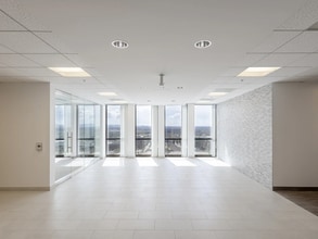 1 City Blvd W, Orange, CA for lease Lobby- Image 2 of 3