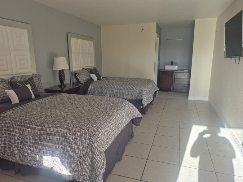 4741 W Irlo Bronson Memorial Hwy, Kissimmee, FL for sale - Building Photo - Image 3 of 11
