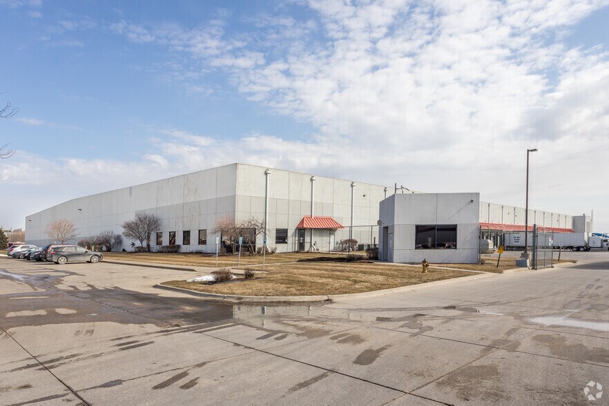 1010 SE 54th St, Ankeny, IA à louer - Photo du bâtiment - Image 2 de 6
