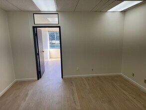24303 Walnut St, Santa Clarita, CA for lease Interior Photo- Image 1 of 8