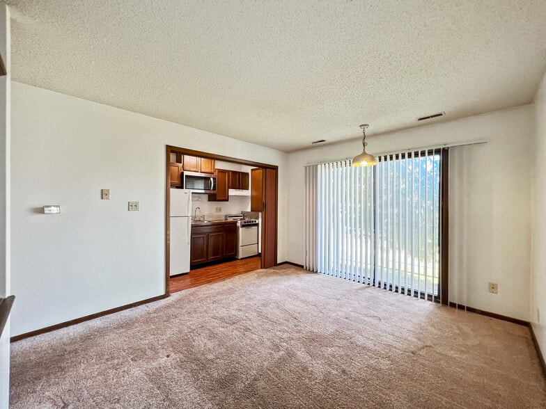 Ames Student Housing Portfolio portfolio of 3 properties for sale on LoopNet.ca - Interior Photo - Image 3 of 14