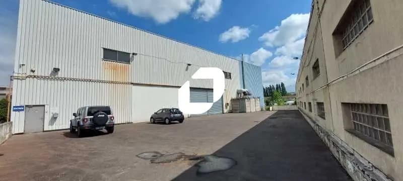 Flex in Saint-Denis for lease - Building Photo - Image 2 of 5