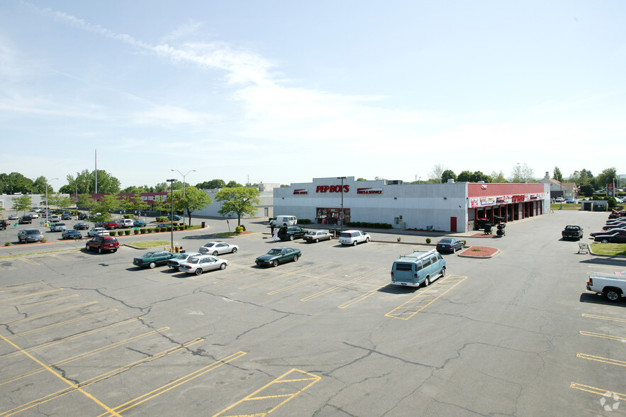 205 Spencer St, Manchester, CT à louer - Photo principale - Image 1 de 21