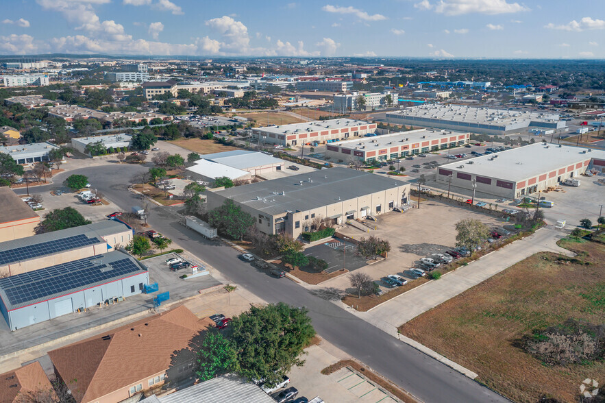 12814 Cogburn, San Antonio, TX for lease - Building Photo - Image 3 of 31