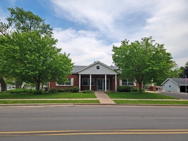 204 S Main St, Loyal, WI à vendre Photo du bâtiment- Image 1 de 22