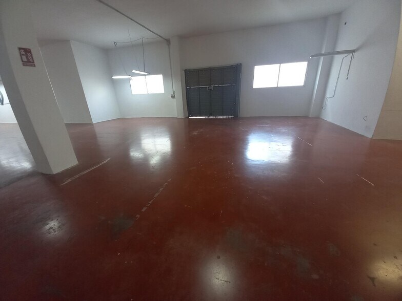 Industrial in Elche for sale - Interior Photo - Image 2 of 7