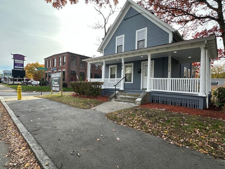 376 Chandler St, Worcester, MA for lease - Building Photo - Image 1 of 5
