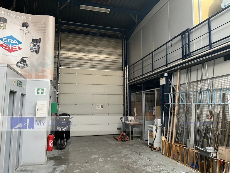 Flex in Argenteuil for lease - Interior Photo - Image 3 of 11