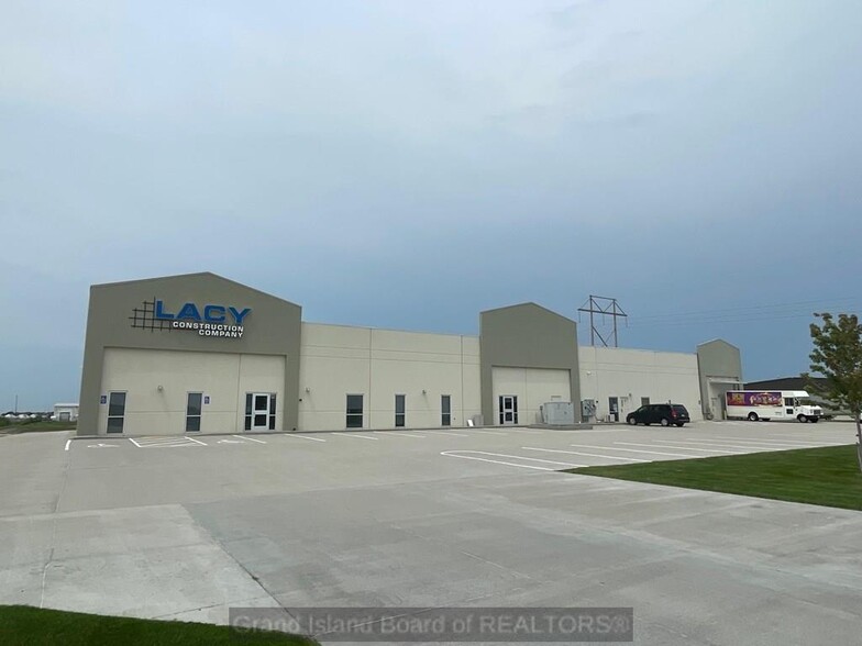 4586 Gold Core Rd, Grand Island, NE for lease - Primary Photo - Image 1 of 32