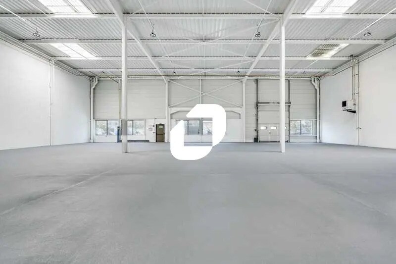 Flex in Le Blanc-Mesnil for lease - Interior Photo - Image 3 of 27