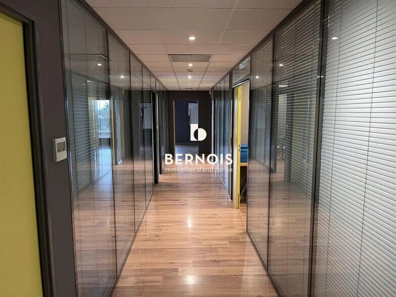 Office in La Seyne-sur-Mer for sale - Interior Photo - Image 2 of 7