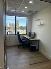 3595 Sheridan St, Hollywood, FL à louer Photo intérieure- Image 2 de 2