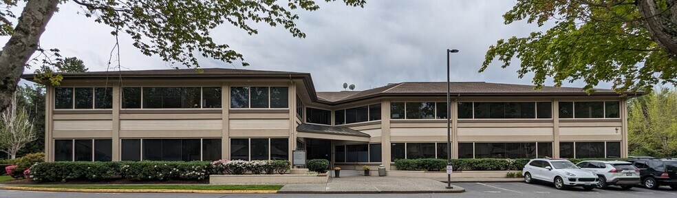 22525 SE 64th Pl, Issaquah, WA à louer - Photo du bâtiment - Image 1 de 18