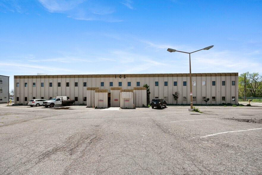 8550 W 14th Ave, Lakewood, CO à vendre - Photo du bâtiment - Image 2 de 22
