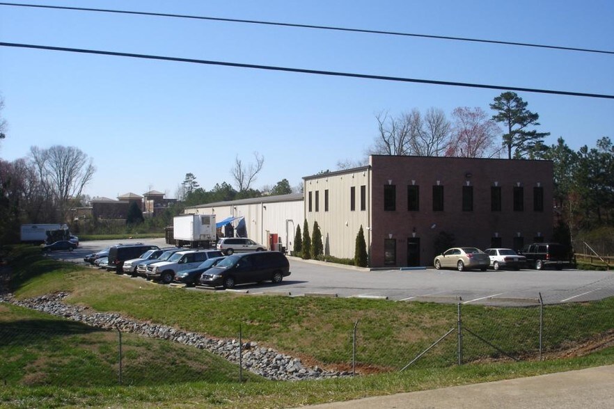 320 Brannon Rd, Cumming, GA à louer - Photo du bâtiment - Image 2 de 10