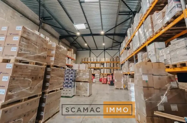 Industrial in LES MILLES for lease - Interior Photo - Image 2 of 4