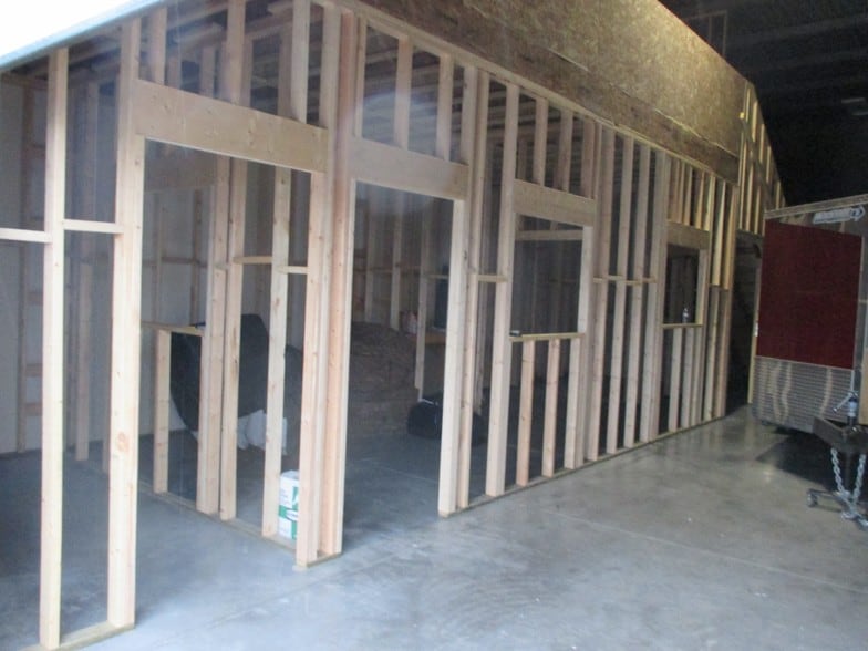 4807 32nd St SE, Calgary, AB à louer - Photo intérieure - Image 2 de 22