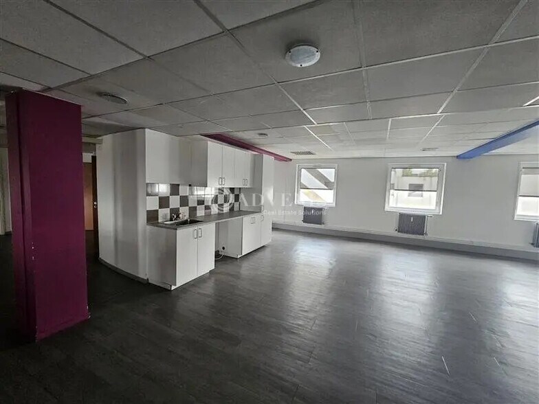 Bureau dans Montreuil à louer - Photo du bâtiment - Image 3 de 8