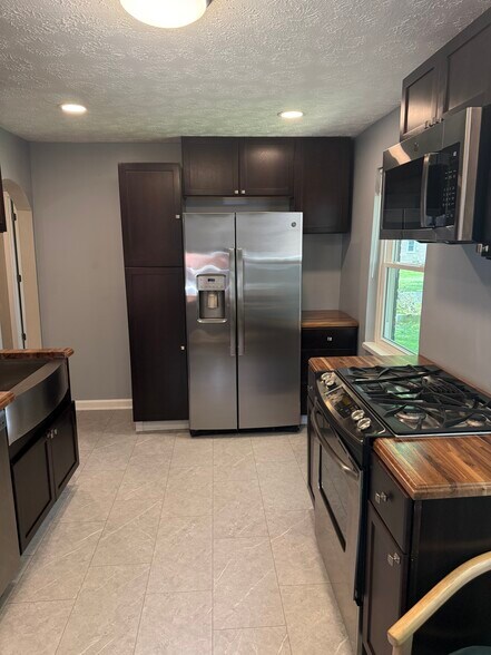 8079 W 3rd St, New Lebanon, OH à vendre - Photo du bâtiment - Image 3 de 33