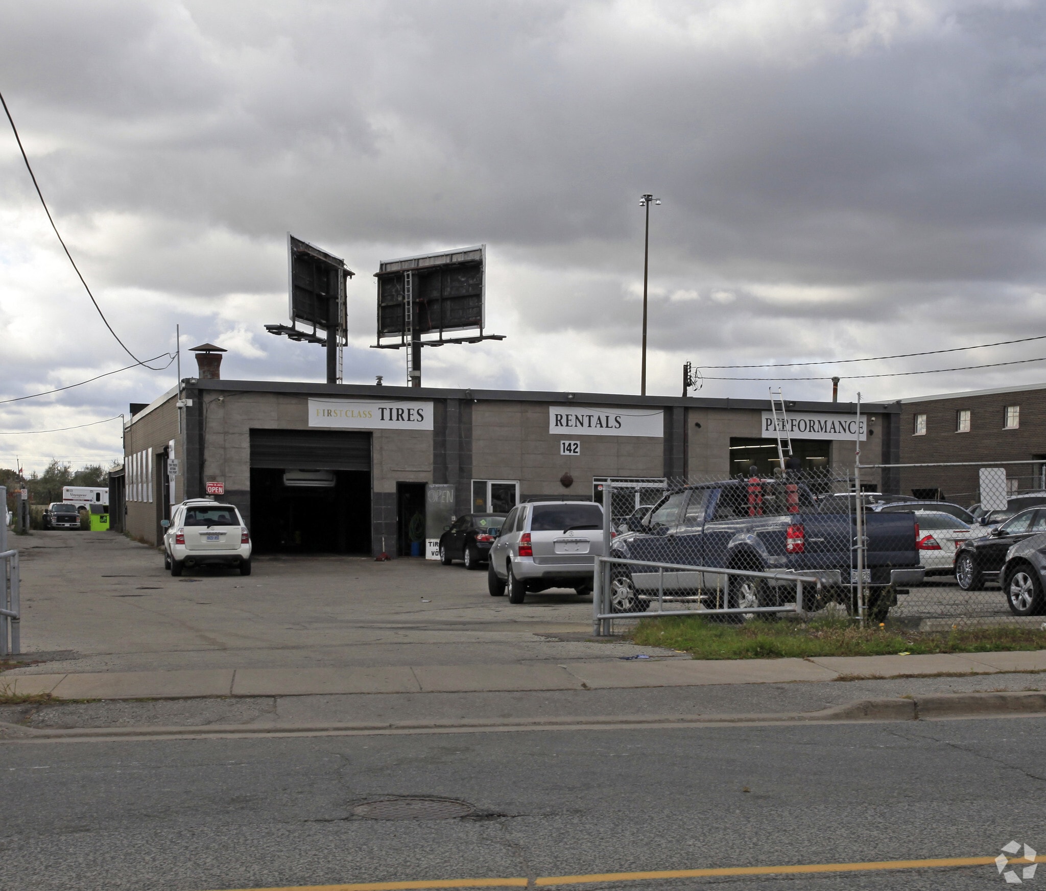 142 Oakdale Rd, Toronto, ON for sale Primary Photo- Image 1 of 1