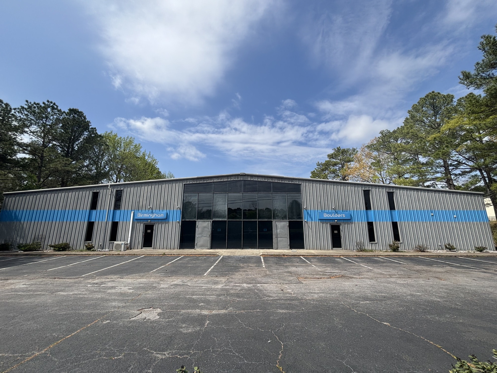 136 Industrial Dr, Birmingham, AL for lease Building Photo- Image 1 of 5