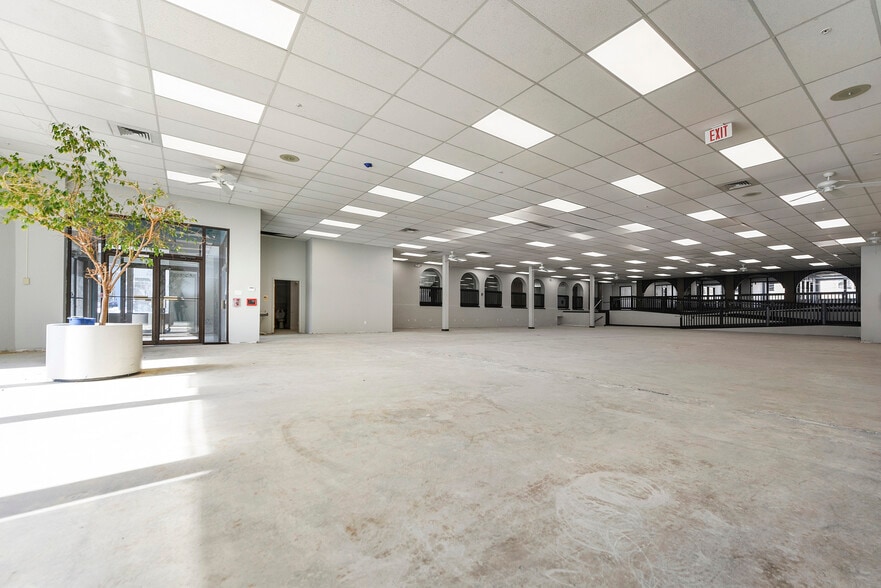 4749 Baum Blvd, Pittsburgh, PA à louer - Photo du bâtiment - Image 2 de 30