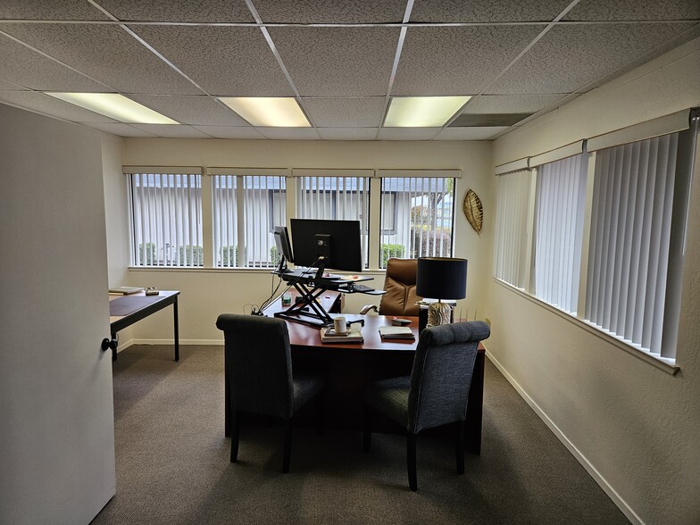 1098 Melody Ln, Roseville, CA for lease - Interior Photo - Image 2 of 7