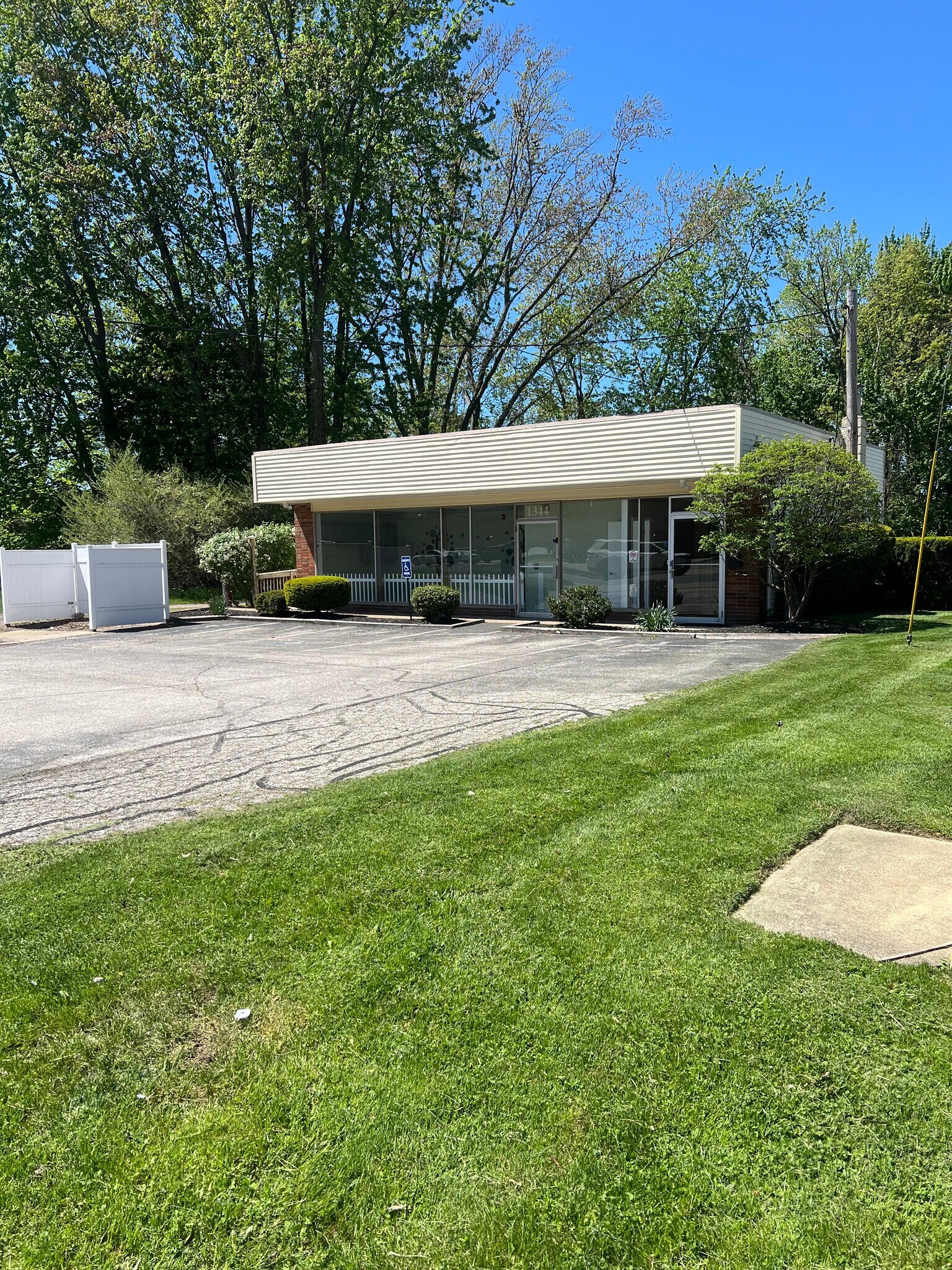 1344 W Jackson St, Painesville, OH à vendre Photo du bâtiment- Image 1 de 12
