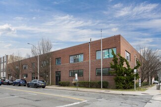 Plus de détails pour 66-70 Randall Ave, Rockville Centre, NY - Industriel à louer