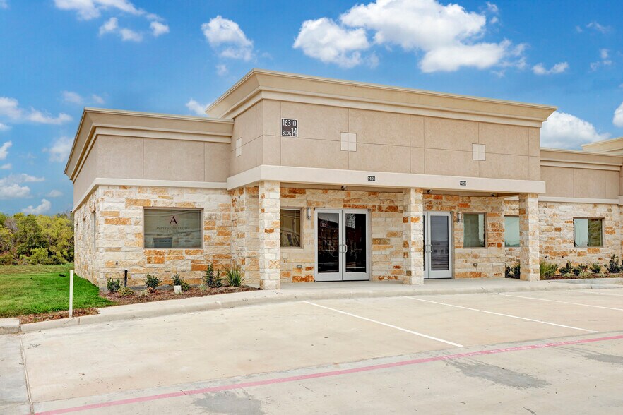 16310 State Highway 249, Houston, TX à vendre - Photo du bâtiment - Image 3 de 31