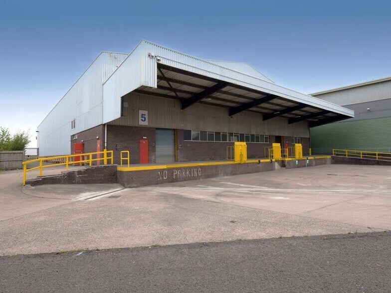 Lower Milehouse Ln, Newcastle Under Lyme for lease - Building Photo - Image 1 of 7
