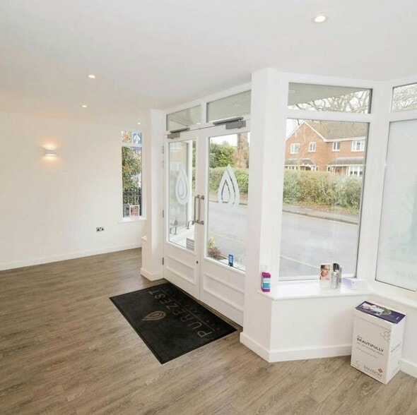 7-13 Updown Hl, Windlesham for lease - Building Photo - Image 2 of 7