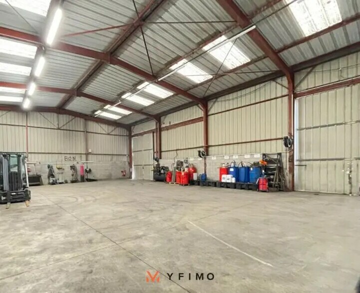 Bureau dans Aubergenville à louer - Photo intérieure - Image 2 de 6