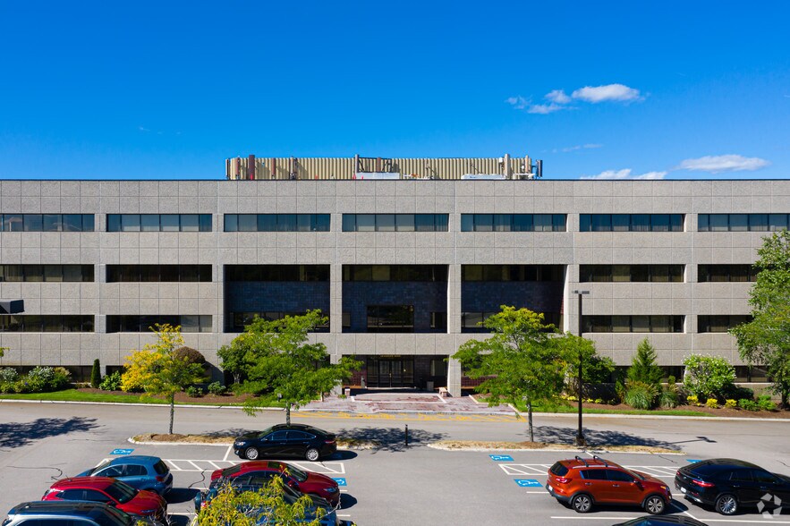 100 Grandview Rd, Braintree, MA à louer - Photo du bâtiment - Image 2 de 4