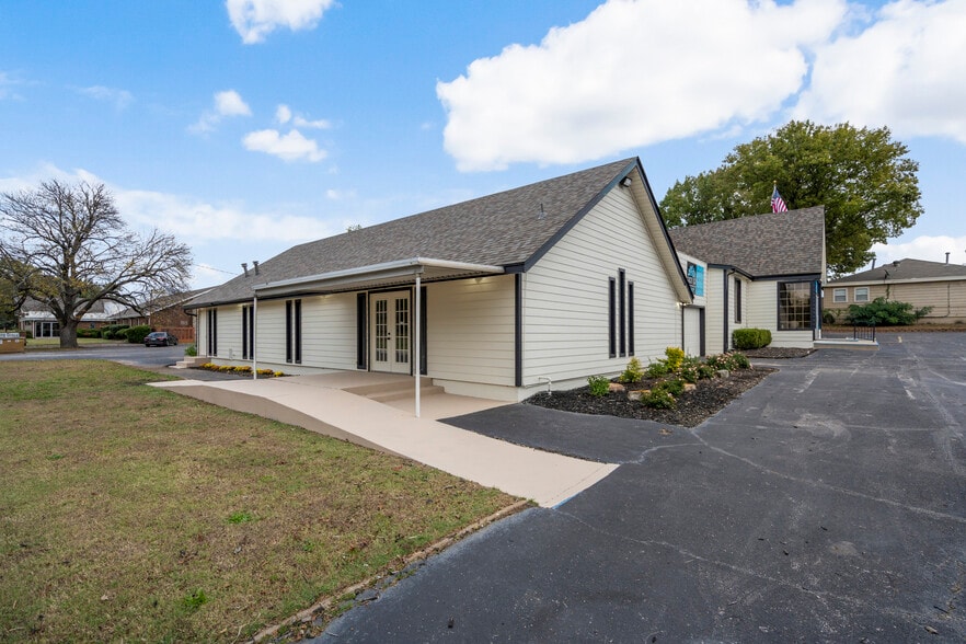 1823 W 51st St, Tulsa, OK for sale - Building Photo - Image 3 of 69