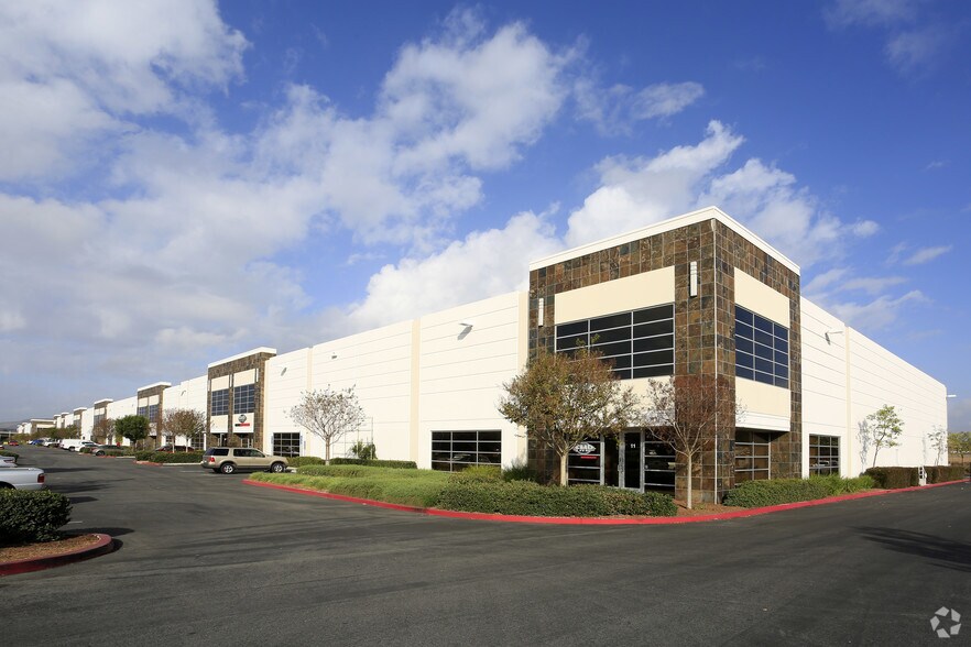 1111 Citrus St, Riverside, CA à louer - Photo du bâtiment - Image 2 de 12