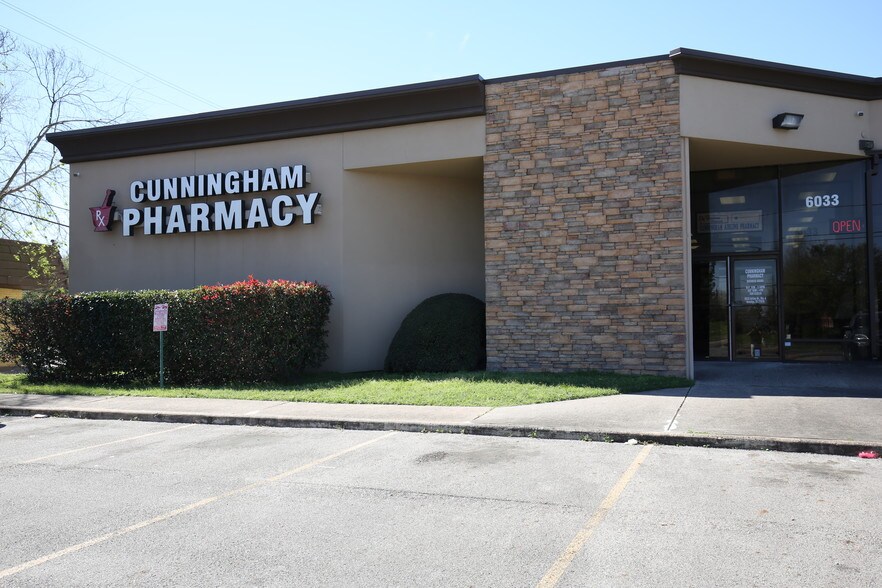 6033-6035 Airline Dr, Houston, TX à louer - Photo du bâtiment - Image 2 de 16