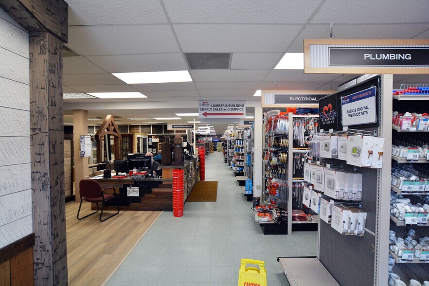 16003 E High St, Middlefield, OH à vendre - Photo intérieure - Image 3 de 8