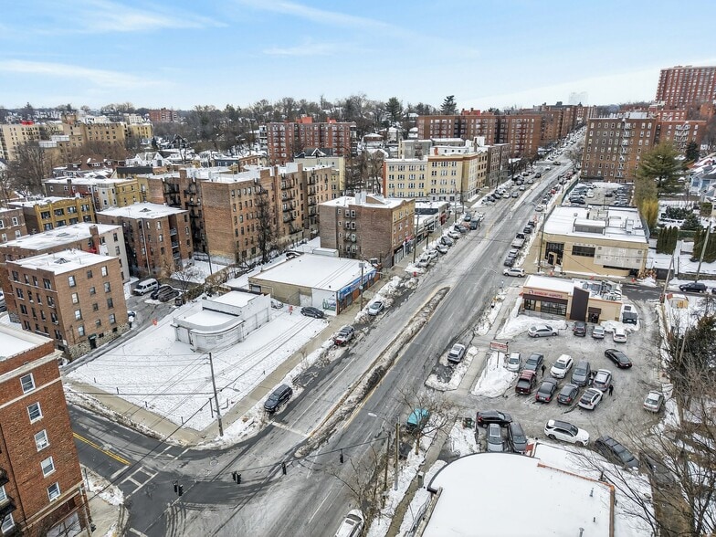 416 Riverdale Ave, Yonkers, NY for sale - Building Photo - Image 2 of 21