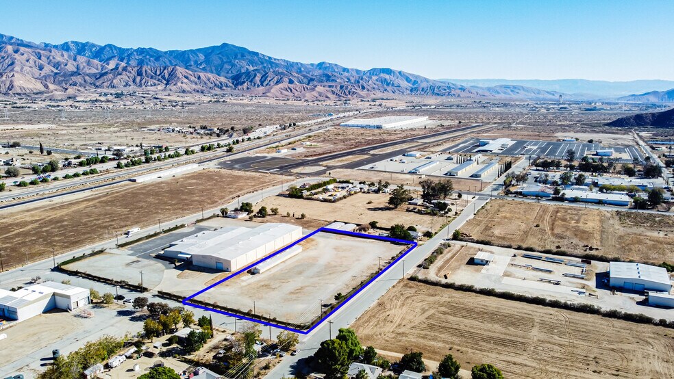 1284 E Lincoln St, Banning, CA à louer - Aérien - Image 3 de 4