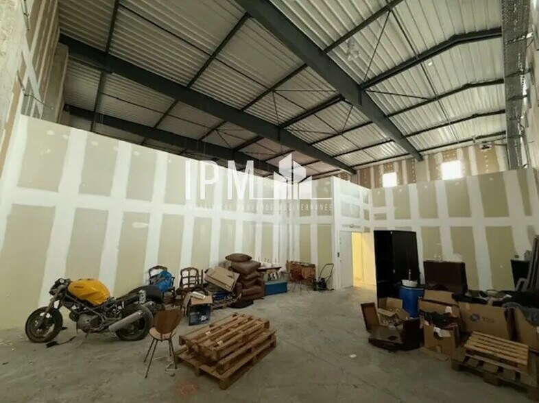 Industrial in Saint-Victoret for sale - Building Photo - Image 3 of 7